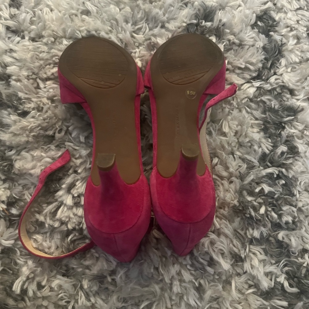 Pink heels - Picture 2 of 2